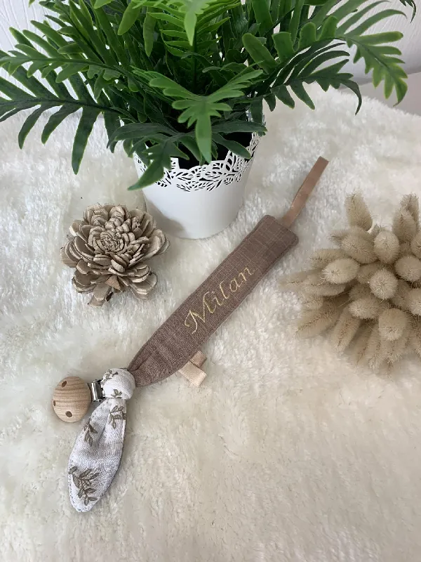creatiphn couture attache tetine bebe broderie prenom 2