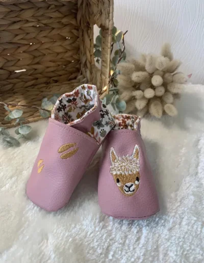 creatiphn couture chaussons prenom broderie cadeau de naissance 4