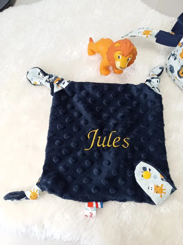 creatiphn couture doudou prenom broderie cadeau de naissance 2