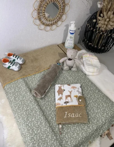 creatiphn couture housse matelas a langer prenom broderie cadeau de naissance 1